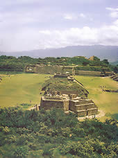 Los conjuntos astronómicos de Monte Albán.   Rubén B. Morante López