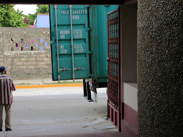 Hay agua, pero no muebles